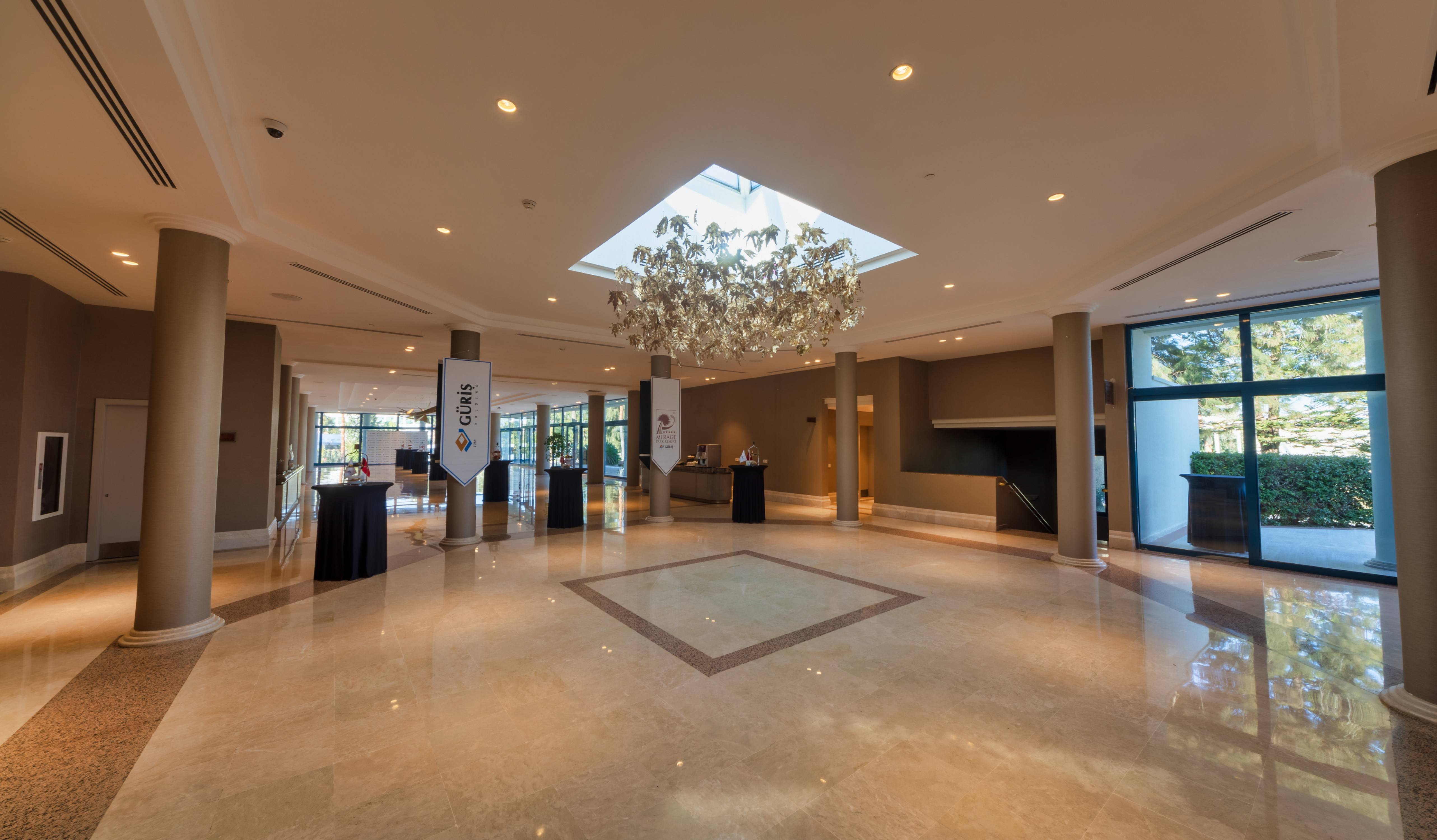 FOYER